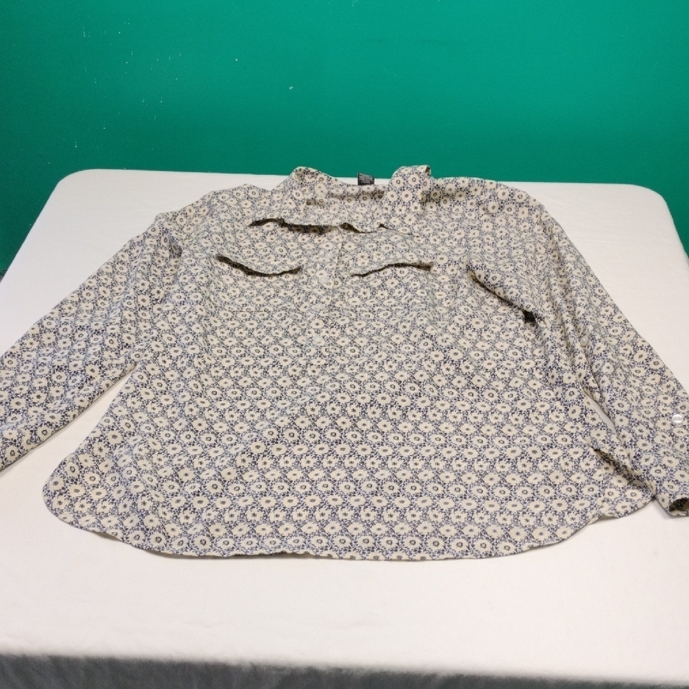 Ann Taylor Blue and Cream Top Size Medium